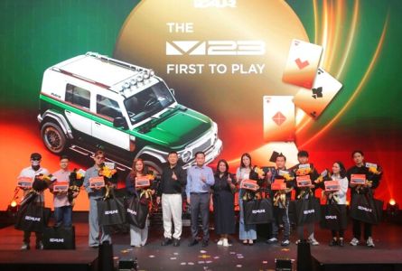 iCAR Resmi Lakukan Serah-Terima Perdana V23 Pro Plus Collector Series Kepada Pelanggan.
