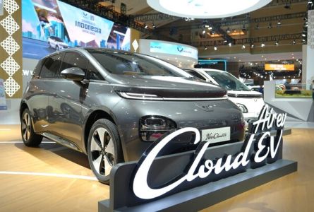 Pencapaian 1 Tahun Penjualan Wuling Cloud EV, Populasi Capai 4 Ribuan Unit di Indonesia.