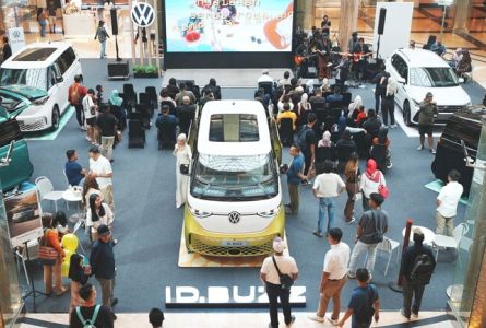 Bareng Ajang Bandung BUZZ Week, Volkswage Indonesia Serahkan ID.BUXX Kepada Konsumen Pertama Di Bandung.