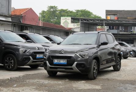 Dorong Transformasi Mobilitas Yang Efisien & Berkelanjutan, Citroën Serahkan Unit Ë-C3 All Electric Tahap Kedua Untuk PT Express