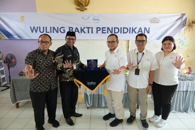 Wuling Memperingati Hari Anak Nasional Dengan Menggelar Program CSR Bakti Pendidikan