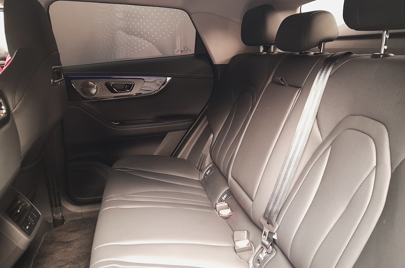 Chery Resmi Luncurkan Omoda E5 Dengan Interior Hitam 04