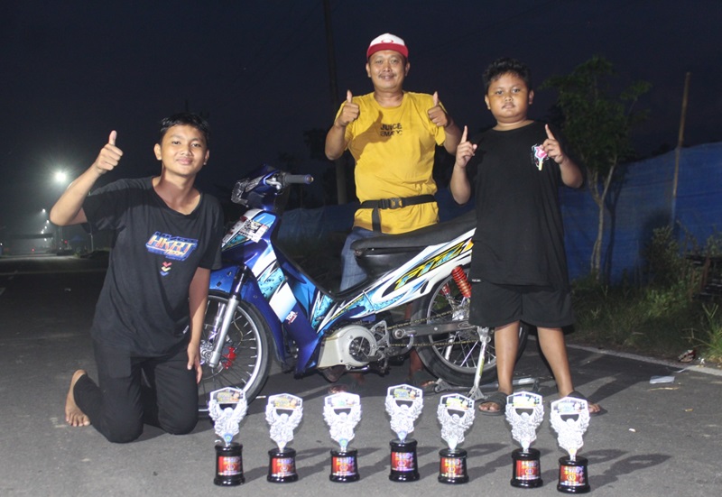 Team HKRT Jember berhasil memborong kelas 2 tak 125 cc sunmori