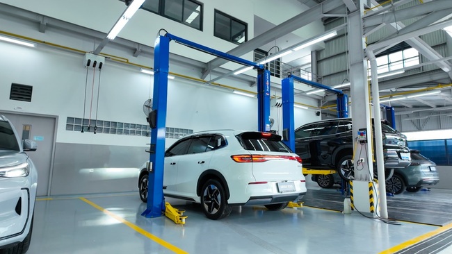 Geely Auto Indonesia meresmikan diler Geely Premium Fatmawati 03