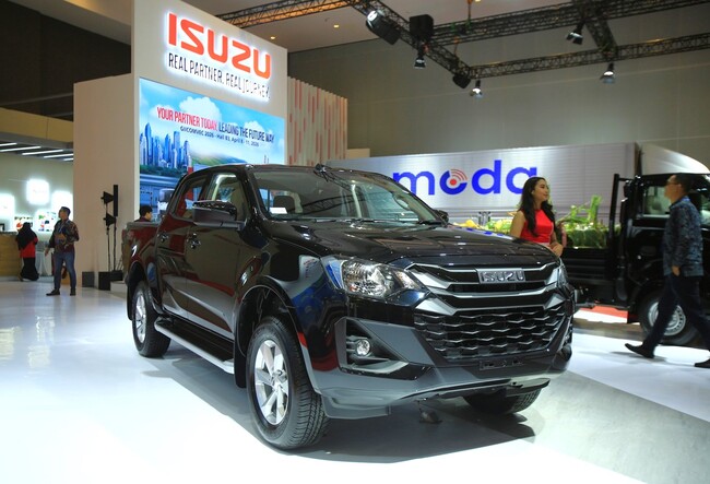 Foto Isuzu Giicomvec 11