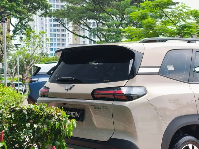 Foto Wuling Eksion 05