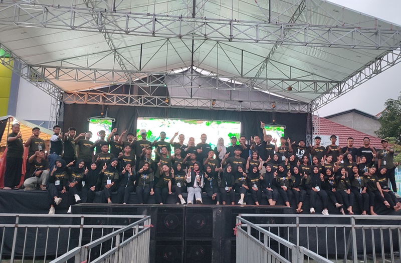Jajaran Civitas akademika SMKN 1 Pagerwojo Kompak Sukseskan Event