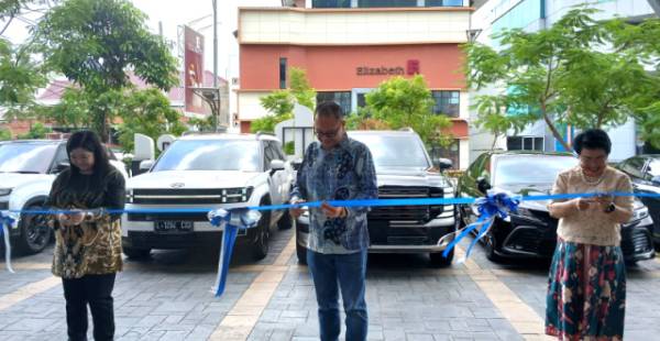Hyundai Gubeng Sediakan New Santa Fe dan New Palisade Sebagai Moda Pelayanan VVIP Pasien Siloam Surabaya. 