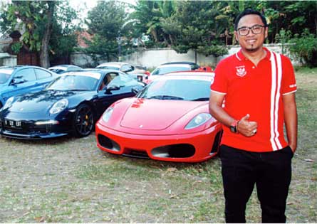 Reza dengan club mobil Spor Car club.