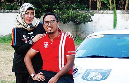Reza dan Istri Rosita yang sama-sama hobi mobil