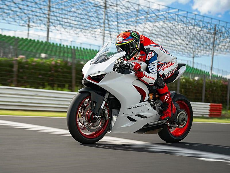 DUCATI PANIGALE V2. Ada opsi warna baru serba putih.