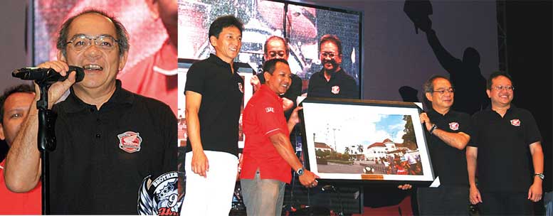 TOSHIYUKI INUMA, PRESIDENT DIREKTUR AHM. Beri sambutan pembukaan HBD. | Penyerahan Merchandise dari Lanud Gading Gunung Kidul TOSHIYUKI INUMA, PRESIDENT DIREKTUR AHM. Beri sambutan pembukaan HBD. | Penyerahan Merchandise dari Lanud Gading Gunung Kidul