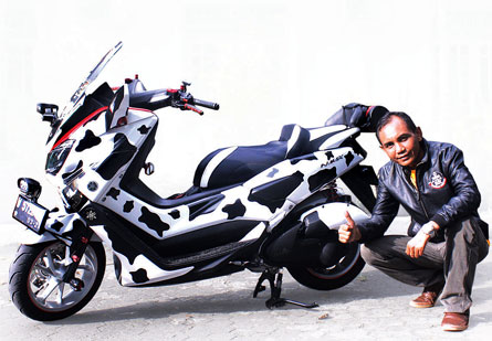 YAMAHA NMAX '16 - SURABAYA : SAPI BELANG PELAHAP ASPAL