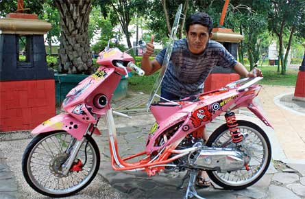 HONDA BEAT 2011 - SAMPANG : PINK BUKAN MELO LOO