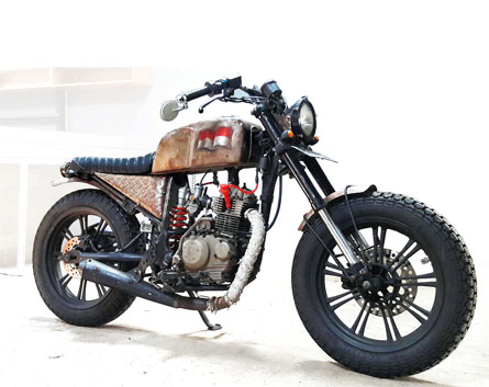 KAWASAKI D TRACKER 150 '14 - SURABAYA : Old Warehouse