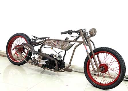 HONDA C70 ’75 – BALI : JAPANESE ROUNDTANK CUB