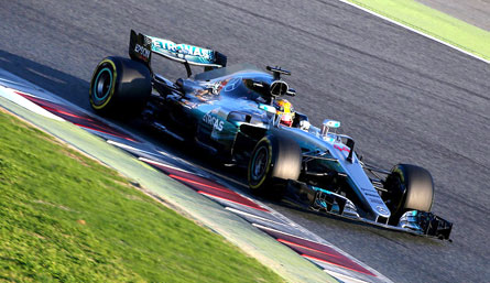 Tercepat di Tes Pramusim F1 Barcelona, Hamilton Sebut 
