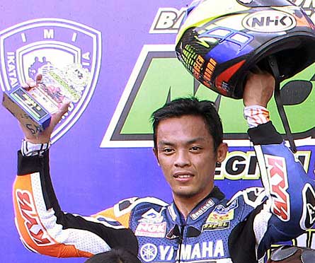 ALDILLA EKA DARMA. Diberitakan pindah ke tim asal Kalimantan yang main di Jawa