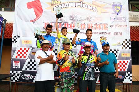 Juara Umum Road Race Pati. Herjun  AF (Pati), Ilzam FR ((Lamongan), Fery Smumu (Lamongan)